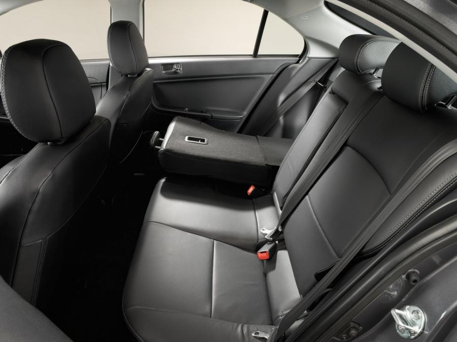  Mitsubishi Lancer Sportback 2008 года  (фото 32 из 42)